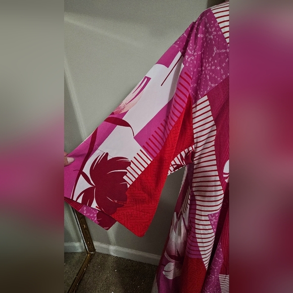 NATORI Kabuki Floral-Print Pullover Caftan. Red/pink/white. Size Med - Picture 9 of 16